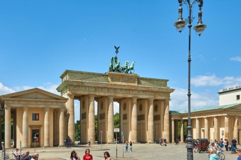 06.07.2020, Germany, Berlin, Strasse des 17. Juni, View of the Brandenburg Gate in west direction,