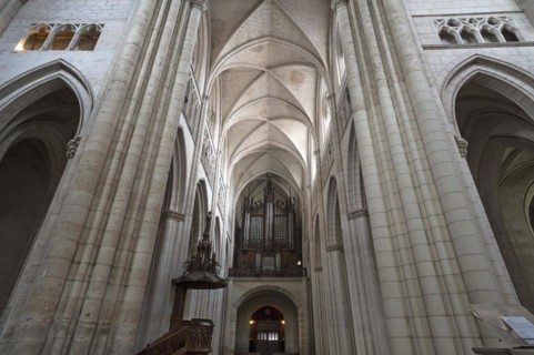 Nave from the 13th century, with pulpit and organ loft from the 19th century, Notre Dame de