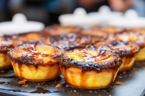 Pastel de Nata or pastel de Belem, a Portuguese egg custard tart pastry. KI generiert, generiert,