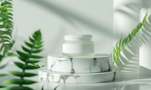 Aloe vera gel product promotion featuring a blank jar mockup showcased on a marble produce podium