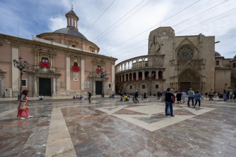 Basilica Virgen de los Desamparados, Cathedral, Catedral de Santa Maria, Plaza de la Virgen,