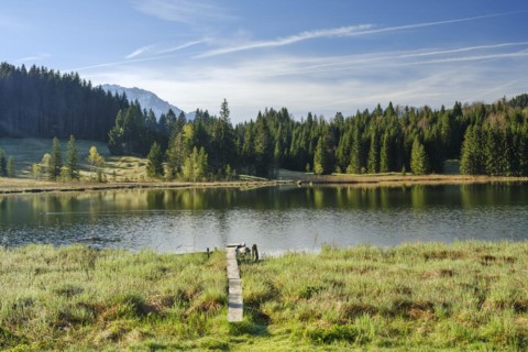In the morning at Geroldsee or Wagenbruechsee, Kruen near Mittenwald, Werdenfelser Land, Upper