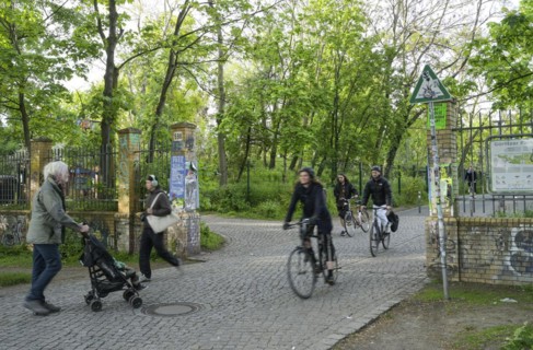 Entrance, fence, Goerlitzer Park, Wiener Strasse, Kreuzberg, Friedrichshain-Kreuzberg, Berlin,
