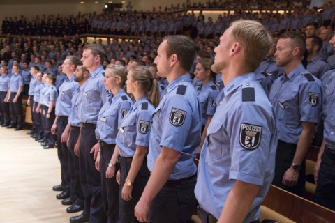 Assembly for the swearing-in of 639 young Berlin police officers, Berlin, 02 July 2015, Berlin,