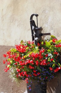 Kaysersberg, Alsace Wine Route, Alsace, Departement Haut-Rhin, France, Europe, Old black water pump