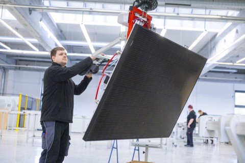 Sunmaxx PVT is a new innovative developer of photovoltaic thermal solar modules. The Fraunhofer ISE