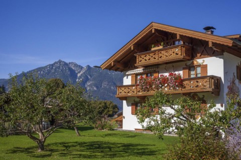 Residential house with garden and Lueftlmalerei, Garmisch district, Garmisch-Partenkirchen,
