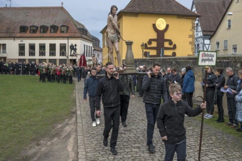 Historic Good Friday procession for 350 years with life-size wood-carved figures from the 18th