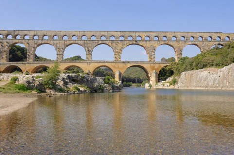 Pont du Gard, Roman aqueduct over the River Gardon, Vers-Pont-du-Gard, Languedoc-Roussillon, South