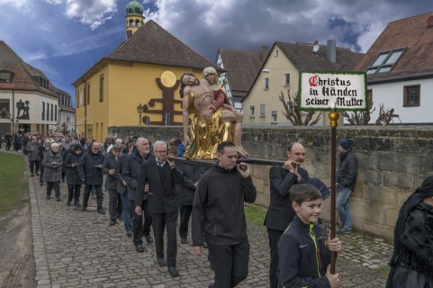Historic Good Friday procession for 350 years with life-size wood-carved figures from the 18th