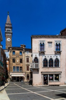 Tartini Square with Gothic patrician house, Benecanka, Venetian house, harbour town of Piran on the