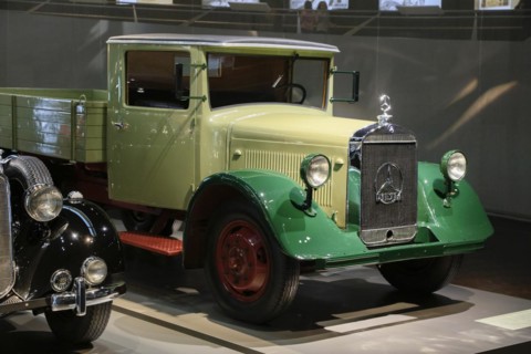 Mercedes-Benz Lo 2000 diesel platform lorry, Mercedes-Benz Museum, Stuttgart, Baden-Wuerttemberg,