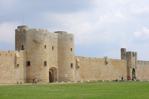 Old city wall, Aigues-Mortes, Camargue, Gard, Languedoc-Roussillon, South of France, France, Europe