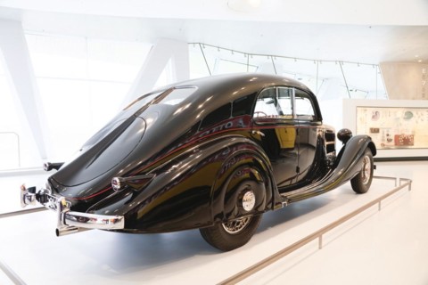 Mercedes-Benz 320 streamlined saloon from 1939, Mercedes-Benz Museum, Stuttgart,