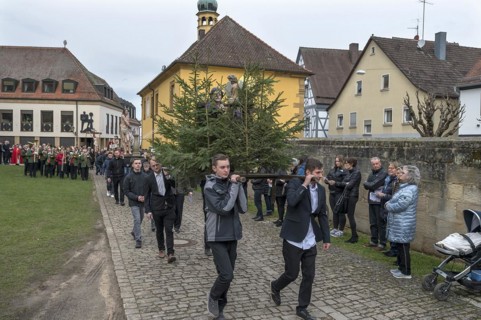 Historic Good Friday procession for 350 years with life-size wood-carved figures from the 18th