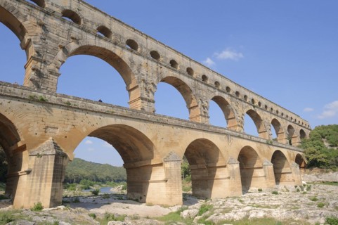 Pont du Gard, Roman aqueduct over the River Gardon, Vers-Pont-du-Gard, Languedoc-Roussillon, South