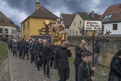 Historic Good Friday procession for 350 years with life-size wood-carved figures from the 18th