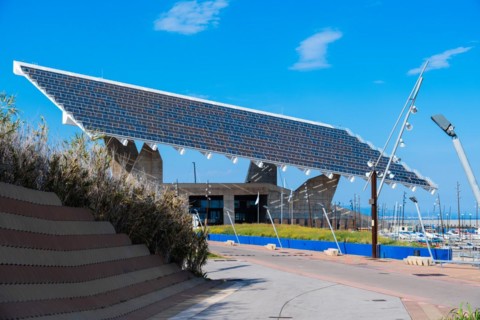 The photovoltaic pergola in the Forum district, a sail the size of a football pitch made of solar