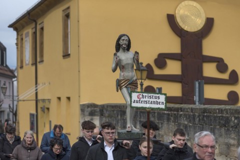 Historic Good Friday procession for 350 years with life-size wood-carved figures from the 18th