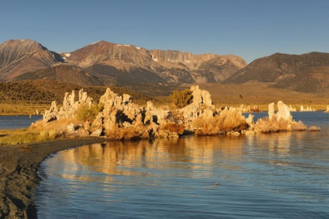 Mono Lake at sunrise, Mono Lake Tufa State Reserve, Sierra Nevada, California, USA, Mono Lake Tufa