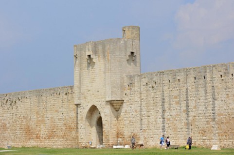 Old city wall, Aigues-Mortes, Camargue, Gard, Languedoc-Roussillon, South of France, France, Europe