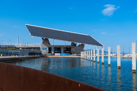 The photovoltaic pergola in the Forum district, a sail the size of a football pitch made of solar