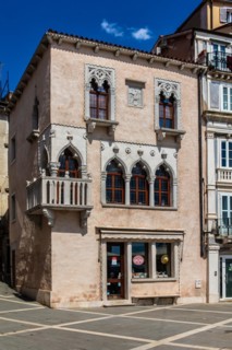 Tartini Square with Gothic patrician house, Benecanka, Venetian house, harbour town of Piran on the