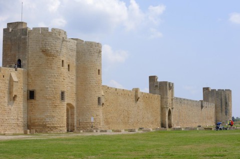 Old city wall, Aigues-Mortes, Camargue, Gard, Languedoc-Roussillon, South of France, France, Europe