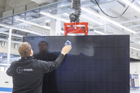 Sunmaxx PVT is a new innovative developer of photovoltaic thermal solar modules. The Fraunhofer ISE