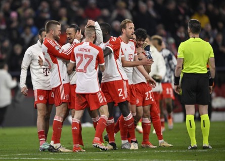 FC Bayern Muenchen players celebrate victory, Konrad Laimer FC Bayern Muenchen FCB (27) Eric Dier