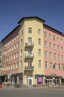 Evacuated and closed house, danger of collapse, Goltzstrasse / Grunewaldstrasse, Schoeneberg,