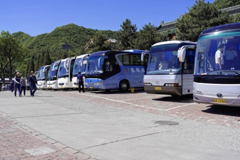 Great Wall of China, UNESCO World Heritage Site, near Mutianyu, Beijing, China, Asia, coaches