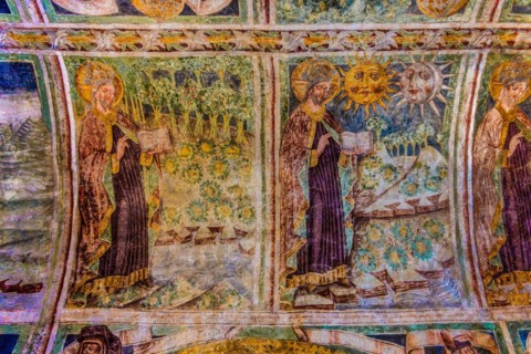 Barrel vaults with a history of creation, Gothic frescoes from 1490, a highlight of medieval wall