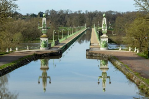 Briare, Canal bridge built by Gustave Eiffel, lateral canal to the Loire above the Loire river,