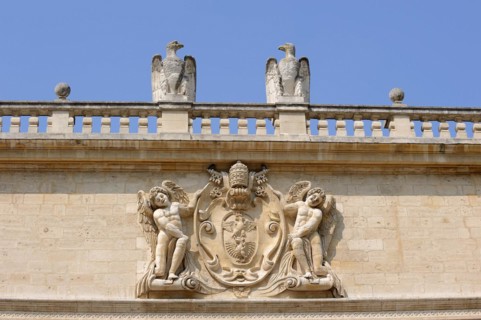 Coat of arms of Pope Paul V on the facade, Hotel des Monnaies, Avignon, Vaucluse,