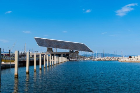 The photovoltaic pergola in the Forum district, a sail the size of a football pitch made of solar