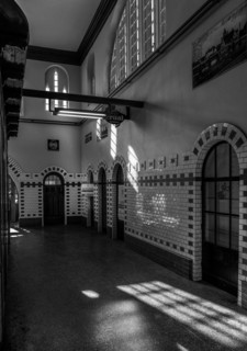 Black and white photograph, Nikolassee S-Bahn station, interior shot, Berlin-Zehlendorf, Berlin,