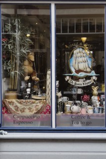 Window of a cafe, window, decorated, lovingly, porcelain, cups, crockery, urban, city, city trip,