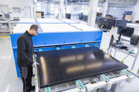 Sunmaxx PVT is a new innovative developer of photovoltaic thermal solar modules. The Fraunhofer ISE