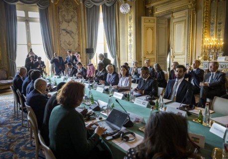 Annalena Baerbock (Alliance 90/The Greens), Federal Foreign Minister, takes photographs as part of