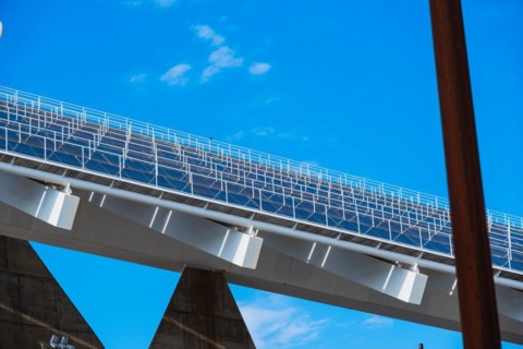 The photovoltaic pergola in the Forum district, a sail the size of a football pitch made of solar