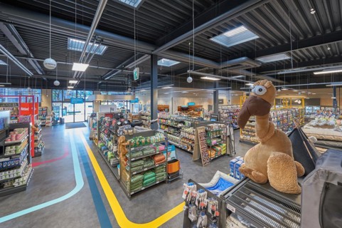 Sales area pet supplies retail store REWE Kai Prochazka oHG I Papenreye 4 I 22453 Hamburg-Niendorf