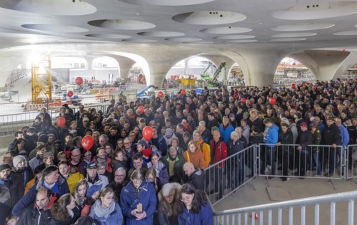 Open construction site days at the new main railway station. 115, 000 visitors visit the