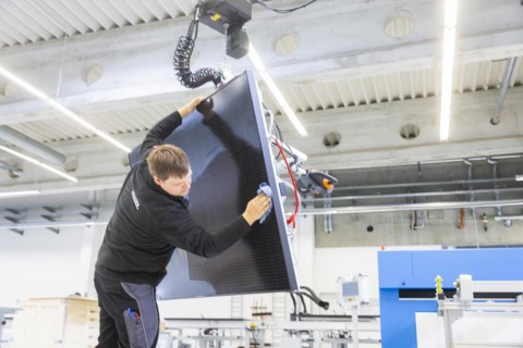 Sunmaxx PVT is a new innovative developer of photovoltaic thermal solar modules. The Fraunhofer ISE