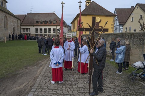 Historic Good Friday procession for 350 years with life-size wood-carved figures from the 18th