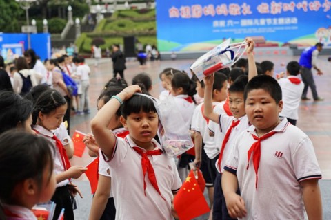 School class in the centre of Chongqing near the museum, the teacher has given his permission for