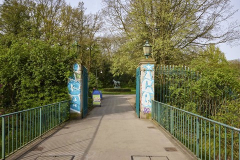 Mayor Mevissen Bridge and entrance gate to the Wallanlagen municipal park in Bremen, Hanseatic