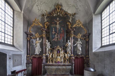 Historic Lenten cloth in front of the high altar, St John the Baptist, Ochsenfurt-Hohestadt, Lower