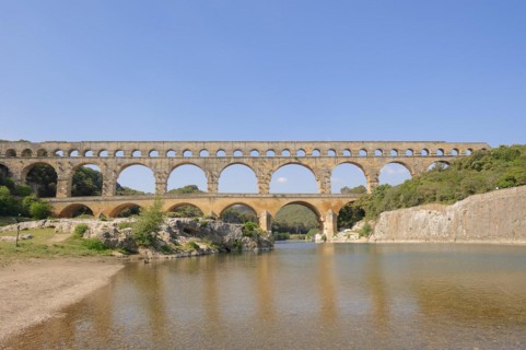 Pont du Gard, Roman aqueduct over the River Gardon, Vers-Pont-du-Gard, Languedoc-Roussillon, South
