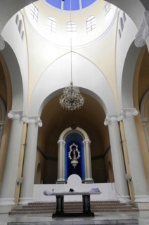 Cathedral Nuestra Senora de la Asuncion, Old Town, Granada, Nicaragua, View of the altar of a